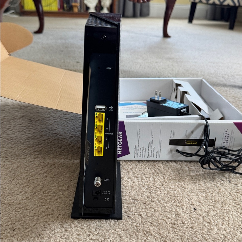 NETGEAR AC1750 WiFi Cable Modem Router - Picture 6 of 6
